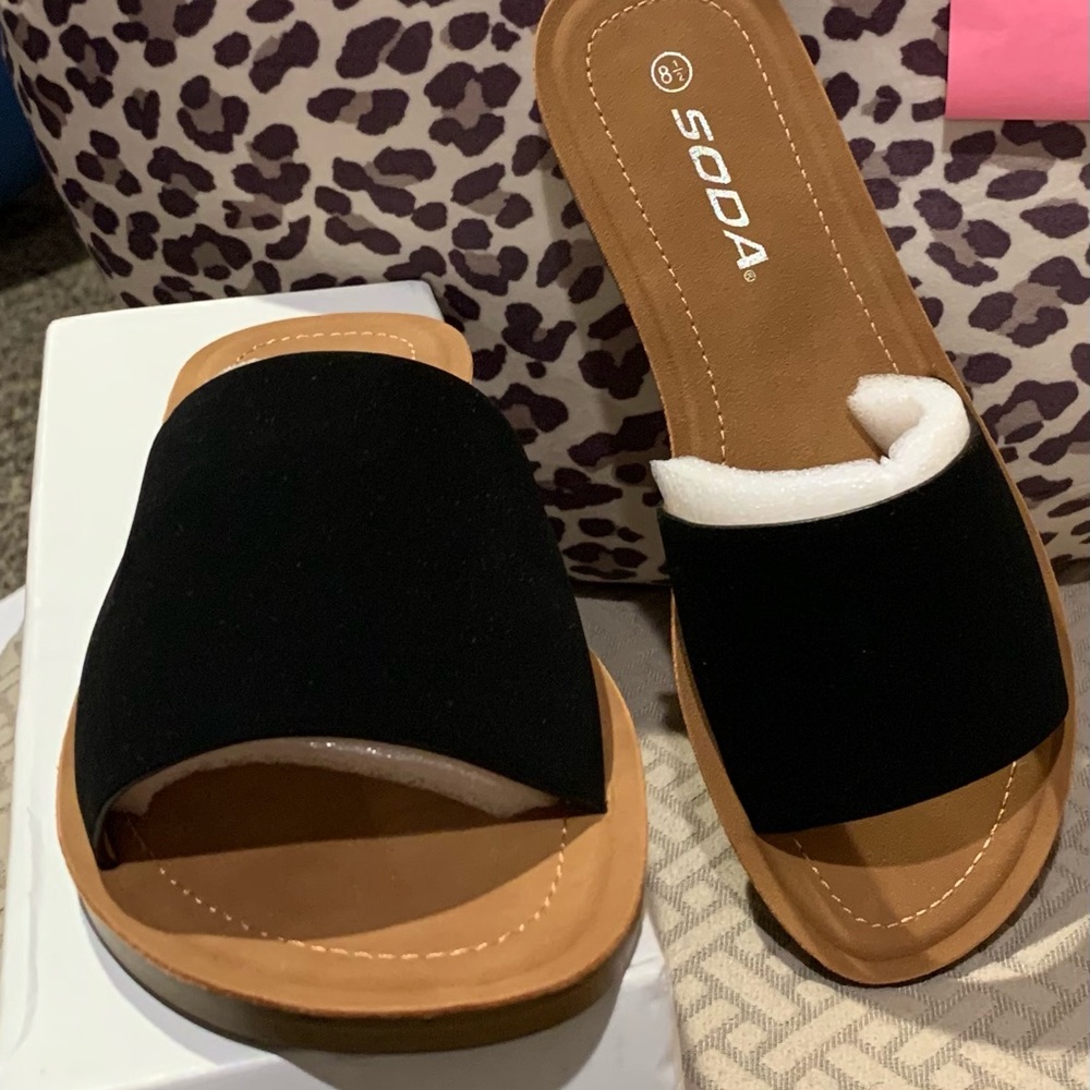 Soda sandals